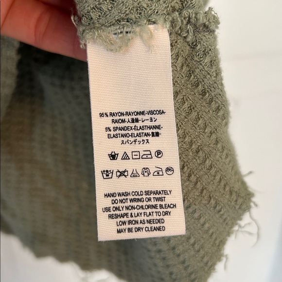 Free People We the Free Boho Chic Thermal Cowl Neck
Top women’s medium - Picture 4 of 5